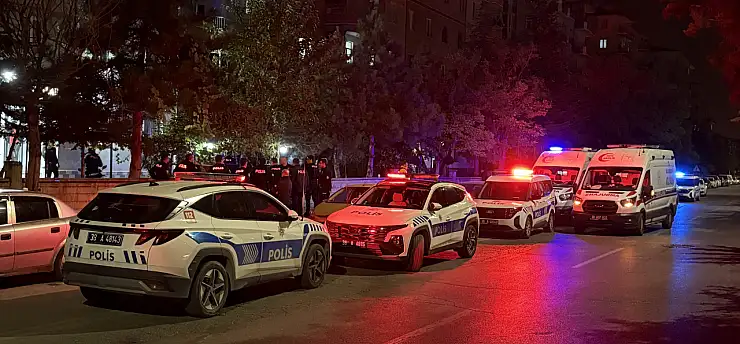 Korkunç vahşet! Öldürdüğü babasının videosunu çekip yakınına gönderdi