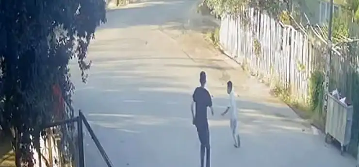 Malatya'da depremden görüntüler: Çocukların panik anları güvenlik kamerasına yansıdı