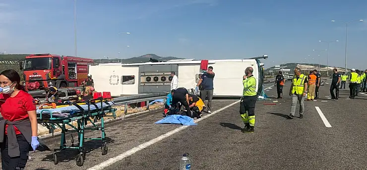 Manisa'da feci kaza! Yolcu otobüsü ile TIR çarpıştı: 11 ölü, 27 yaralı