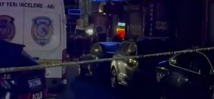 Müzikholde silahlı çatışma! 1'i polis 2 kişi hayatını kaybetti
