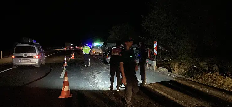 Otomobil ile traktör çarpıştı: Feci kaza can aldı