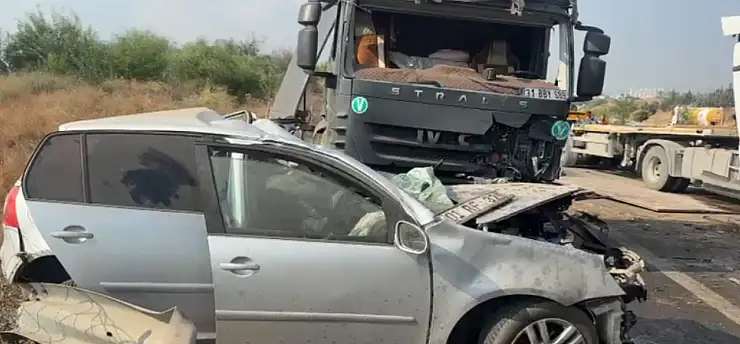 Otoyolda dehşet saçtı: Karşı yöne geçen TIR otomobili biçti, 1 ölü