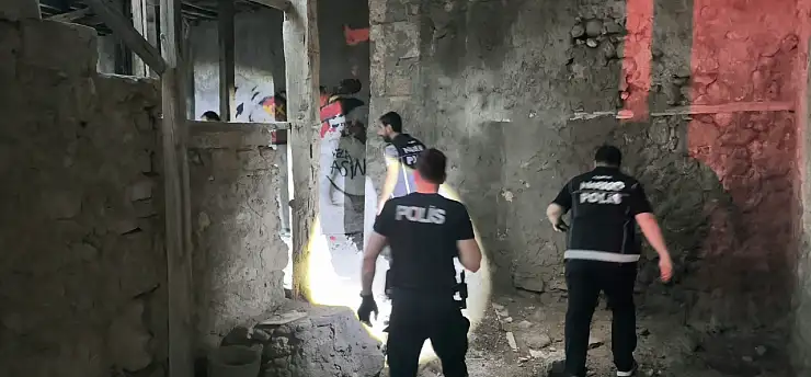 Park ve sokaklarda 'Güven' mesaisi: Yüzlerce sorgudan terör şüphelisi çıktı!