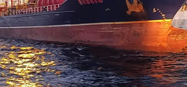 Silivri açıklarında Türk Bayraklı gemiler çarpıştı! 10 personelden haber alınamıyor