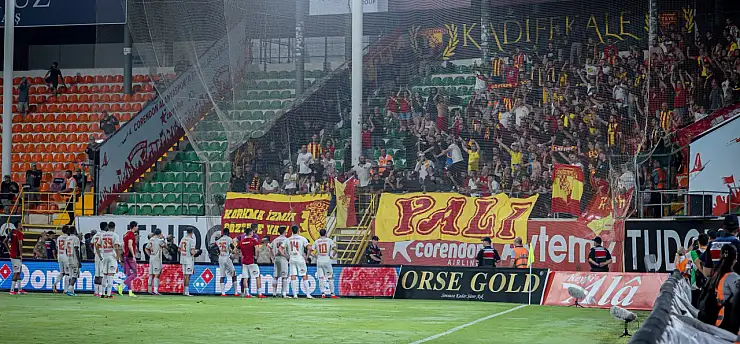 Süper Lig'de galibiyeti bulunmayan Göztepe, son sıradan kurtulamadı