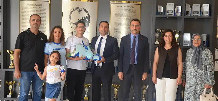 TEDEM Koleji'nden Kayra Berk Gülşen, LGS Türkiye Birincisi oldu