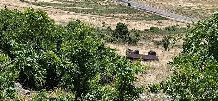 Traktörden ayrılan römork uçuruma yuvarlandı! 1 ölü, 23 yaralı