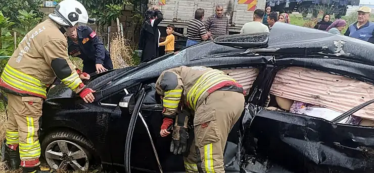 Trenin önünde sürüklenen otomobilden acı haber geldi