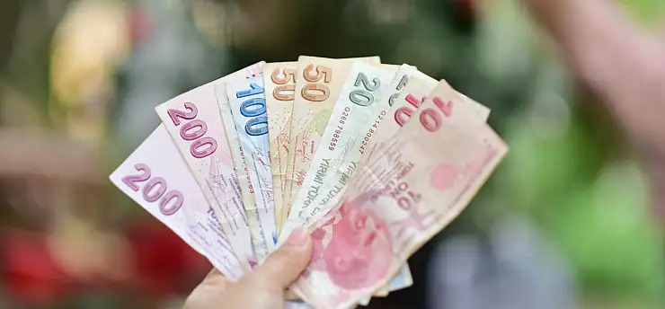 Üniversitelilere 13 bin 750 TL'lik dev destek! Aylık 13 bin 750 TL başarı bursu verilecek