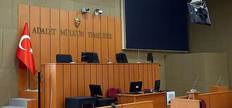 Uyuyan babalarını silahla öldüren 2 kız ve anne için istenen ceza belli oldu!