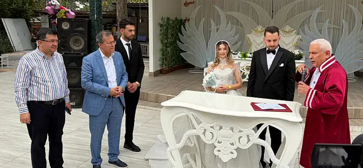 Vural ve Helvacı ailelerinin mutlu günü