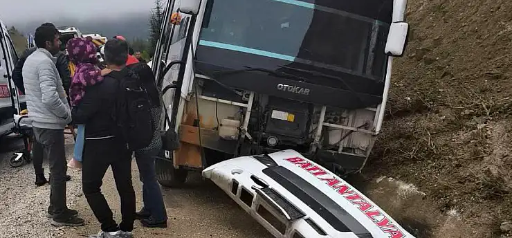 Yolcu midibüsü şarampole uçtu! Çok sayıda yaralı var