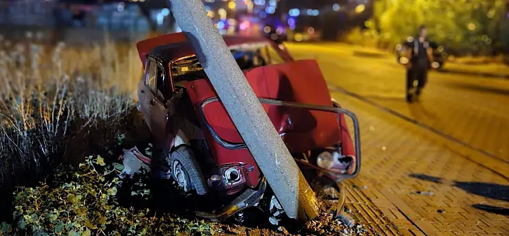 Yürek yakan kaza! Karşıya geçmek isteyen aileye otomobil çarptı
