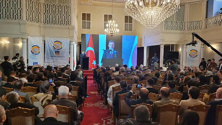 1 milyonluk gecede Konya rüzgarı! İstanbul'daki dev zirvede gözler o ikilideydi