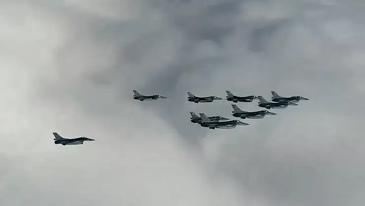 113'üncü yıla özel uçuş yapıldı