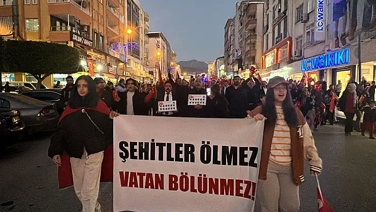 12 şehit asker için yürüyüş düzenlendi! Hatay tek yürek oldu!
