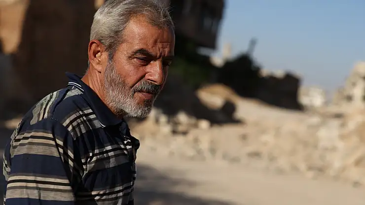 12 yıl sonra yıkılmış evine döndü: 'Her köşesinde bir anım var'