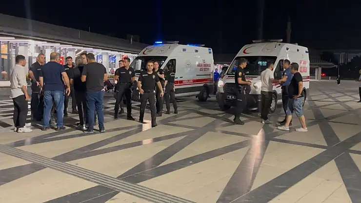 14 yaşındaki genç 4 kişiyi bıçaklayarak yaraladı