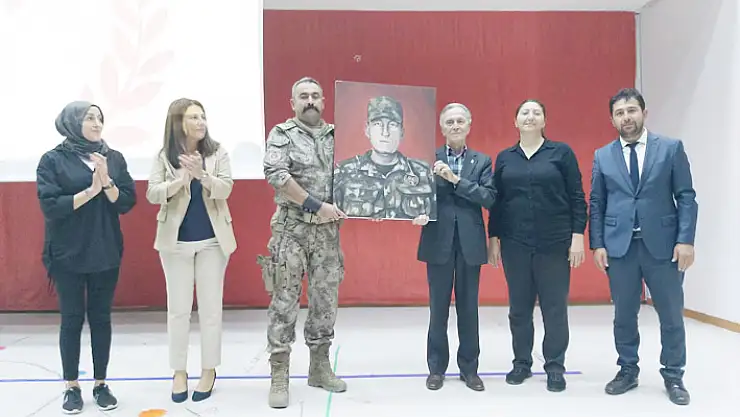 15 Temmuz şehidi adının verildiği okulda anıldı