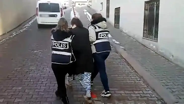 17 suç dosyasıyla aranan kadın yakalandı