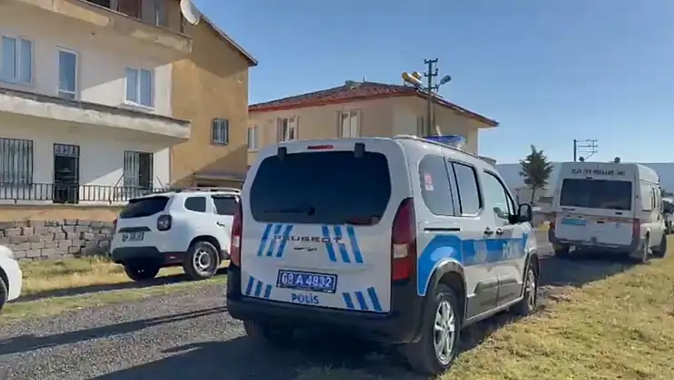 17 Yaşındaki genç bıçaklanarak öldürüldü