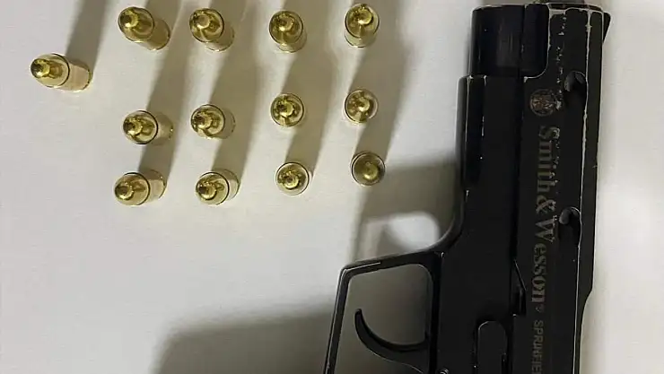 2 adet ruhsatsız silah  ele geçirildi:  2 gözaltı