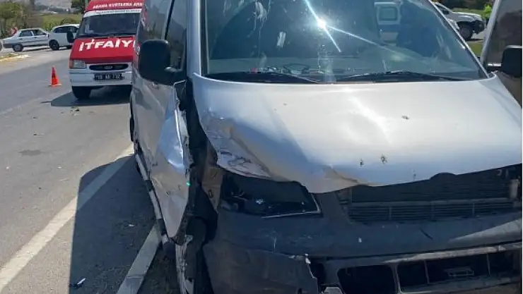 2 aracın çarpıştığı kazada 6 kişi yaralandı!