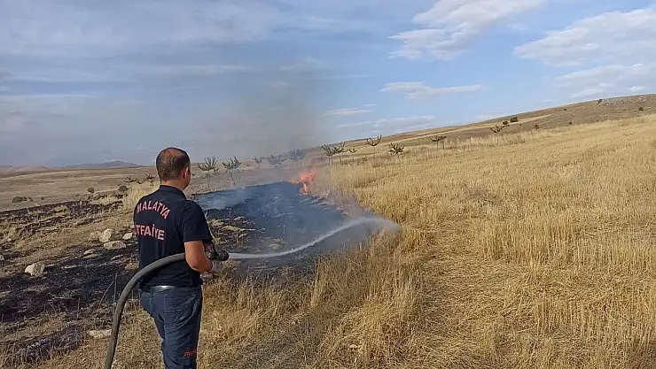 2 bin 500 dekar alanda etkili olan anız yangını söndürüldü