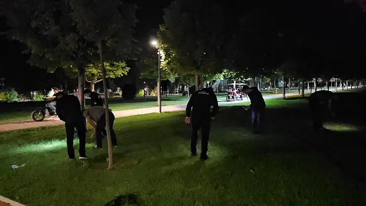 2 genç kızın silahlı kavgası kanlı bitti