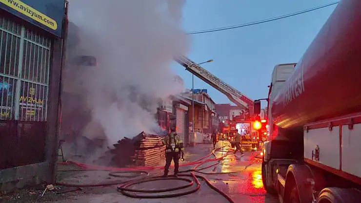 2 katlı mobilya imalathanesinde yangın