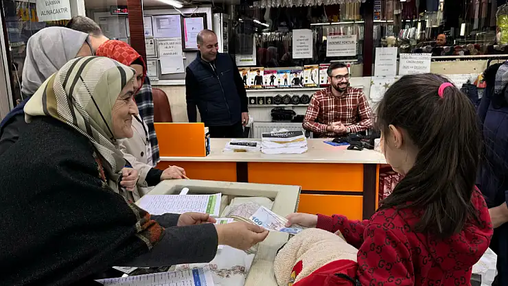 250 yetim çocuğun gönlünde taht kurdular!