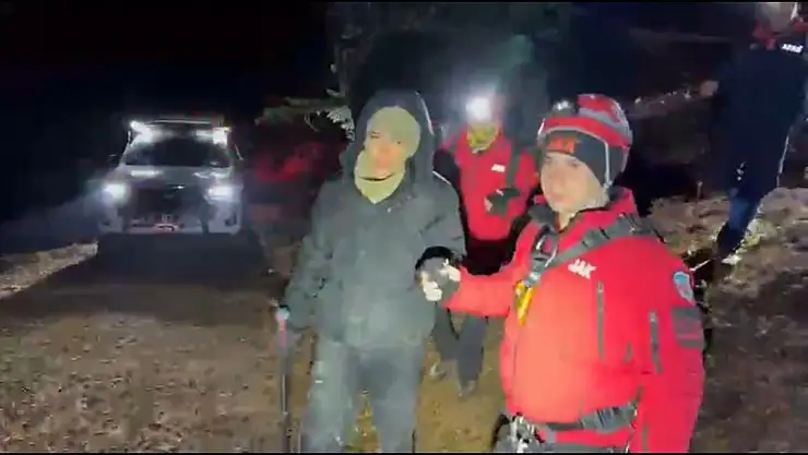 3 arkadaş dağda mahsur kaldı: İmdadına AFAD ve JAK koştu!
