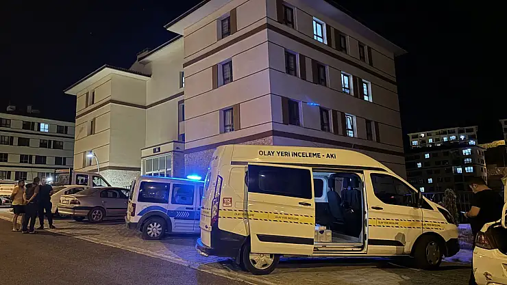 3. kattan düşen kadın ağır yaralandı