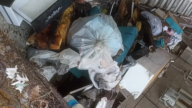  3 yaşındaki çocukları yüzünden evsiz kaldılar!