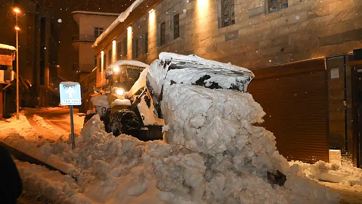306 köy yolu ulaşıma kapandı!