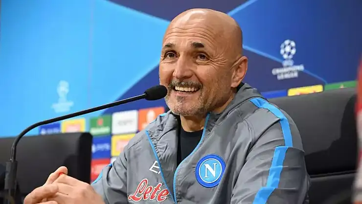 33 yıl sonra Napoli'yi Şampiyonluğa ulaştıran Spalletti, takımdan ayrılıyor