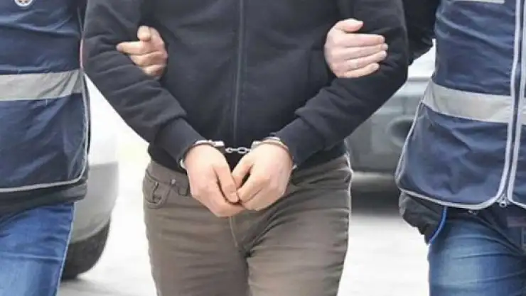 33 yıldan fazla hapis cezası bulunuyordu: Yakayı ele verdi!