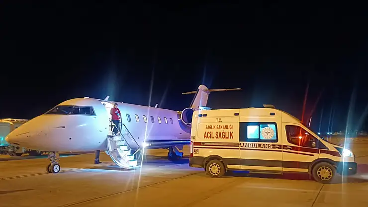 4 aylık hasta bebek, ambulans uçakla İstanbul'a sevk edildi