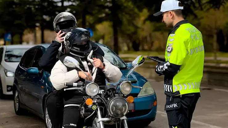 4 Bin 851 sürücüye işlem yapıldı