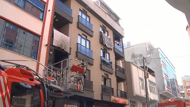 4 katlı binada çıkan yangında can pazarı!
