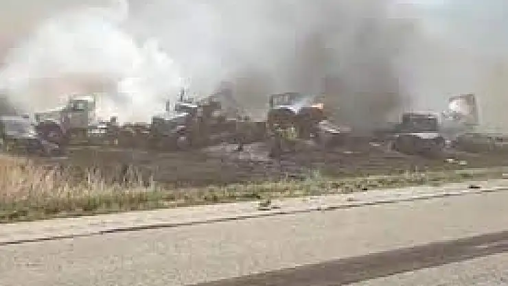 40'tan fazla aracın karıştığı kazada 6 kişi öldü