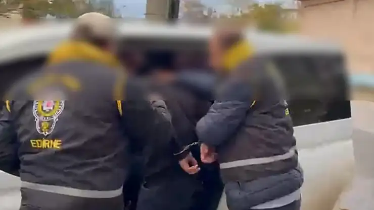 41 yıla hükümlü firari, eve gelen polisi görünce intihara kalkıştı