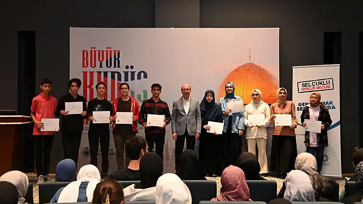 45 Öğrenci Kudüs Yolcusu