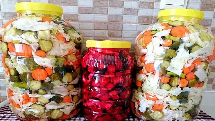 5 kilo turşuya ne kadar tuz ve sirke konur? Altın oranı 27 yıllık turşucu verdi...