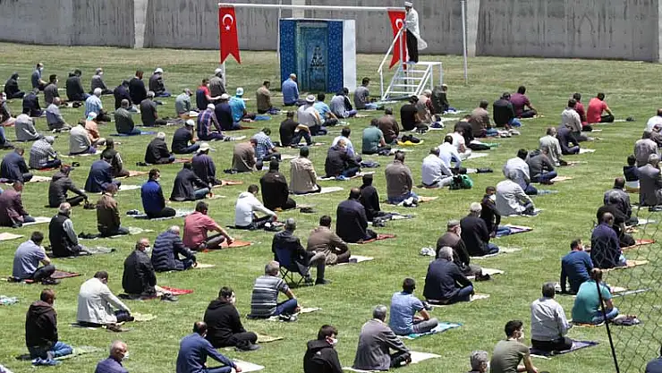 Beyşehir'de ilk Cuma namazı kılındı