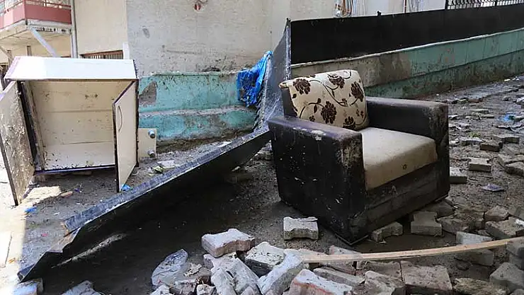 Ankara'da dün akşam etkili olan sağanak yağıştan geriye bu manzara kaldı