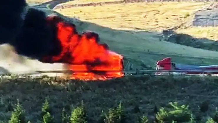 Ankara'da faciaya ramak kala! İçindeki 20 kişiyle bu hale geldi