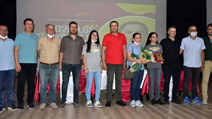 Yöntem Eğitim Kurumlarında LGS Türkiye 1.si sevinci