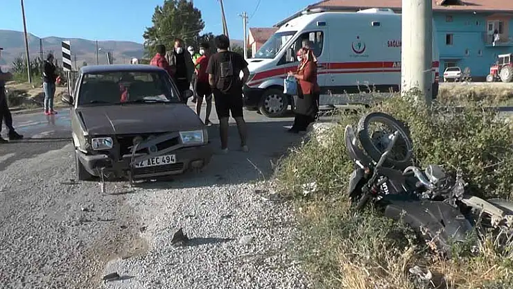 Konya Ereğli'de otomobil ile motosiklet çarpıştı! 2 yaralı