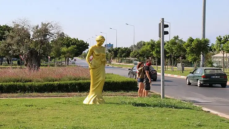 Antalya'nın her yeri onlarla donatıldı! Şehir büyük organizasyona hazır
